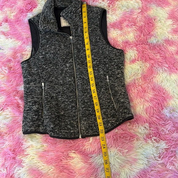 Abercrombie & Fitch Gray Vest - Picture 5 of 5